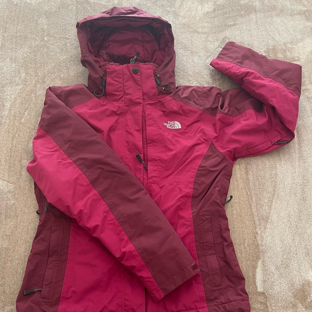 The North Face Women’s Ski Jacket - warm and cozy with insulated hood as well!